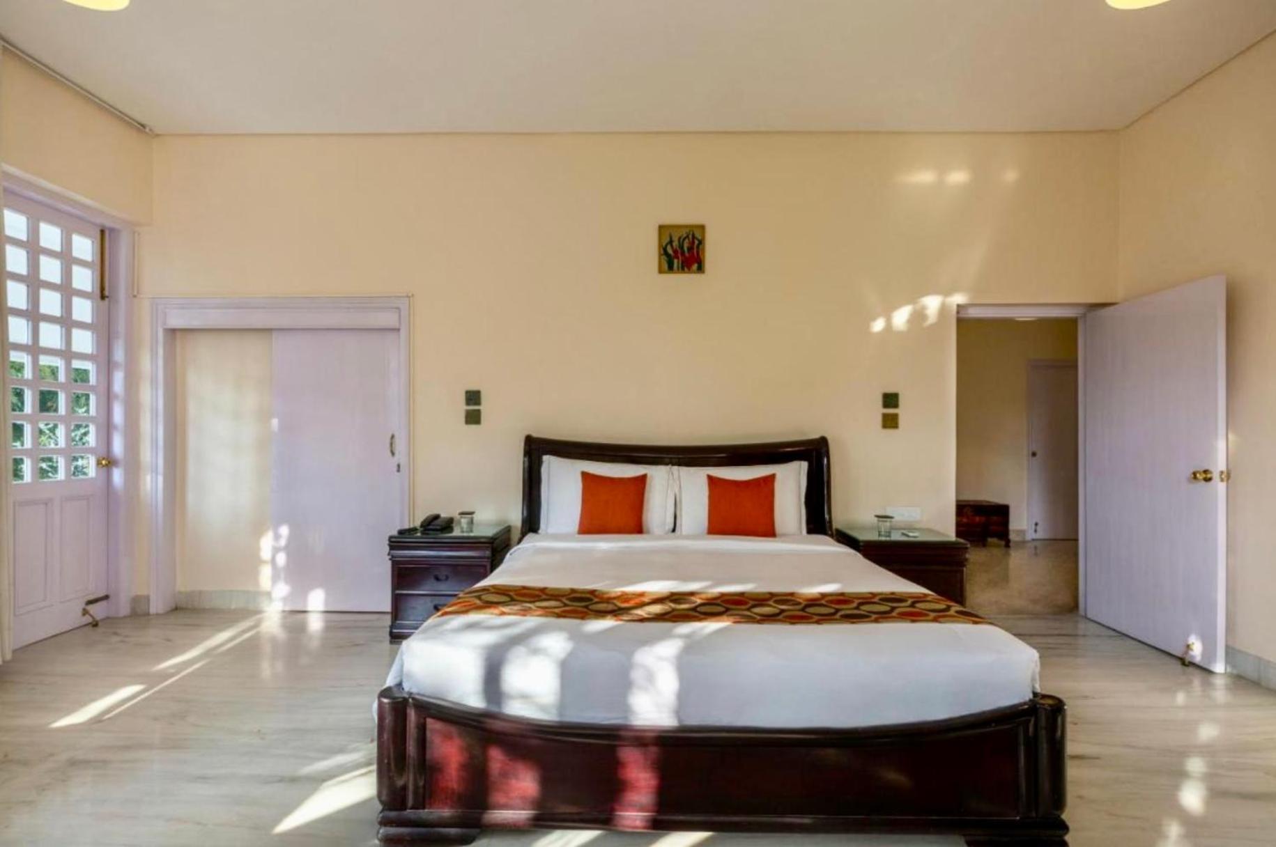 Saffron Leaf W567 Hotel Дехрадун Екстериор снимка